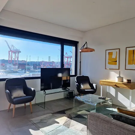 Mbird Riverside 2bd Flat With Garage Apartment Lissabon