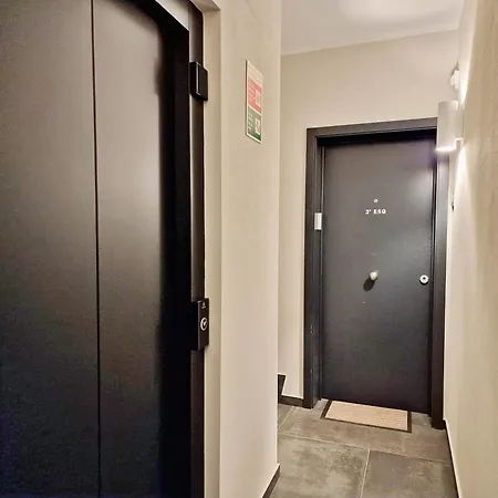 Mbird Riverside 2bd Flat With Garage شقة *