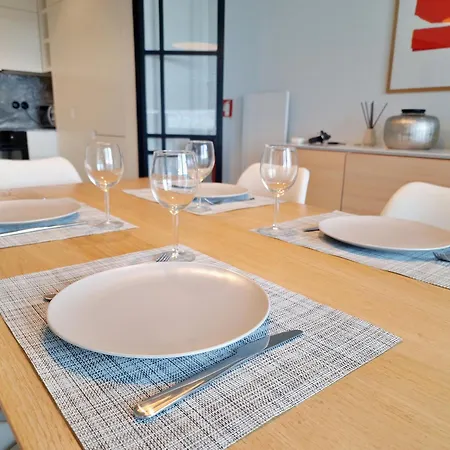 Mbird Riverside 2bd Flat With Garage Апартаменты