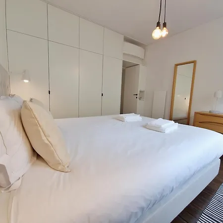 Mbird Riverside 2bd Flat With Garage Apartment Lissabon