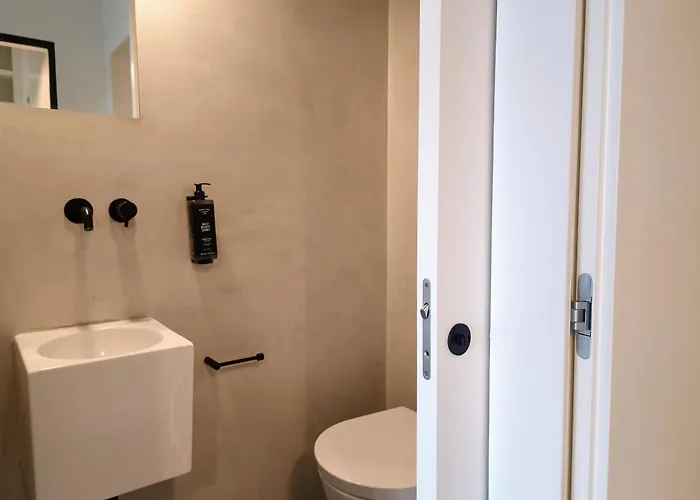 Mbird Riverside 2bd Flat With Garage