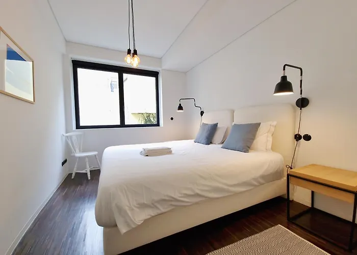 Mbird Riverside 2bd Flat With Garage شقة *